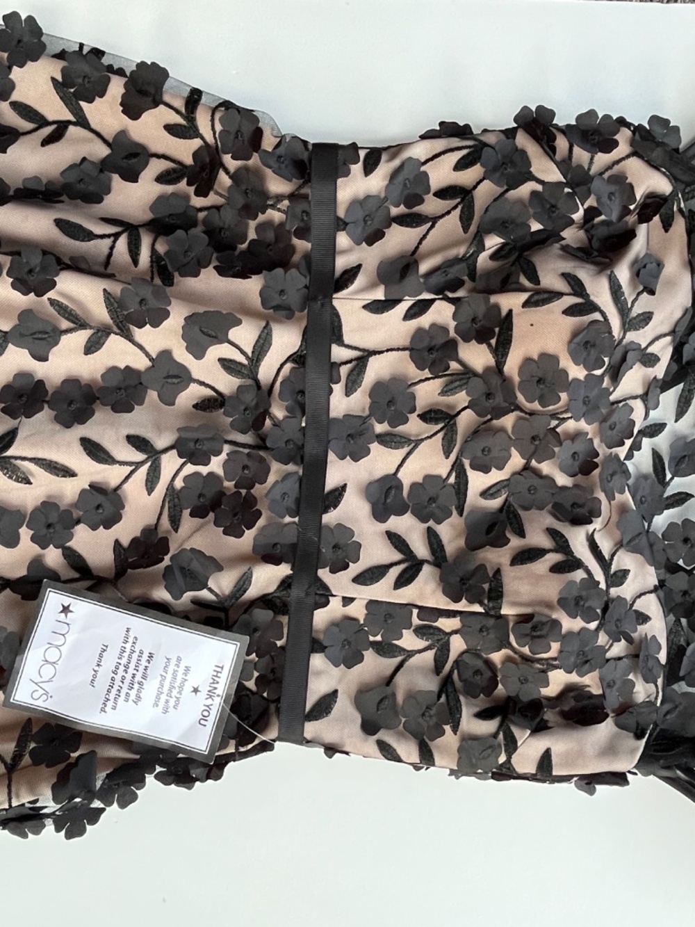 NWT XSCAPE Women’s 3-D Floral Overlay black and nude maxi dress size 4 - Picture 11 of 16